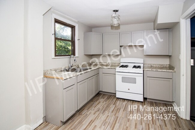 Building Photo - 5179 Homewood Ave