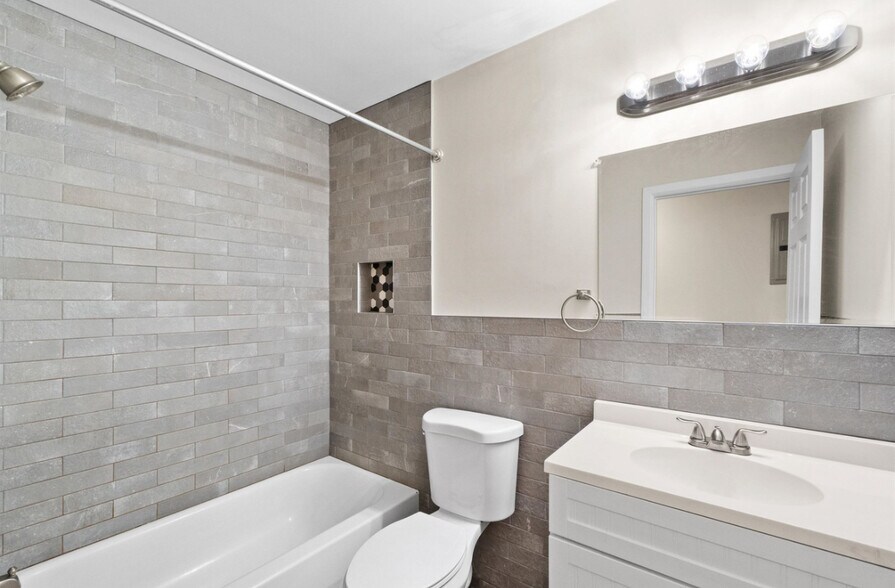 Building Photo - 431 Bramhall Ave