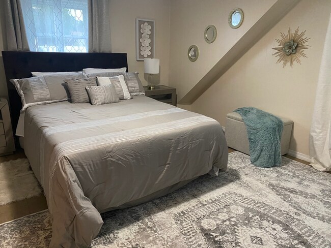 Building Photo - 36 Meshaka St