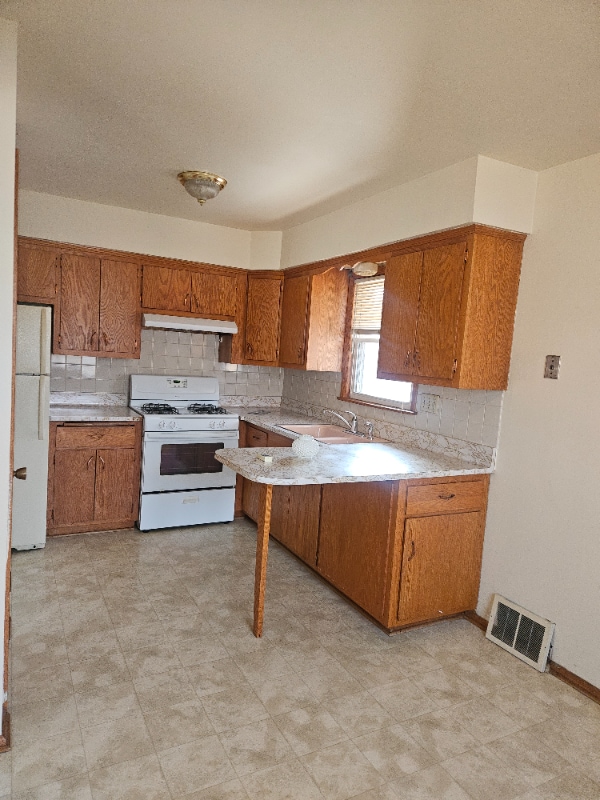 Building Photo - 12106 W Bluemound Rd