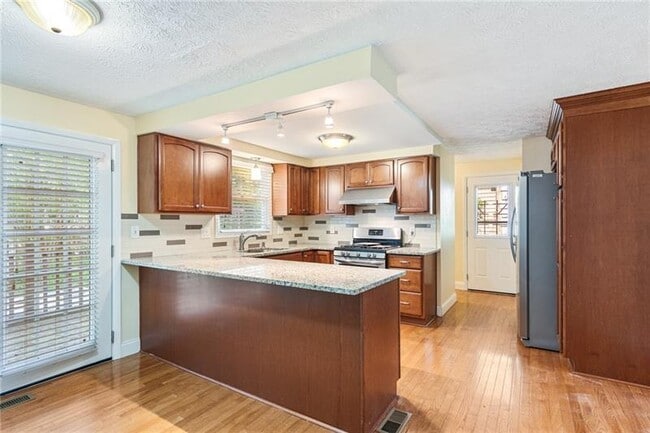 Building Photo - 140 Roswell Farms Ct