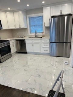 Building Photo - 112 Thurber St