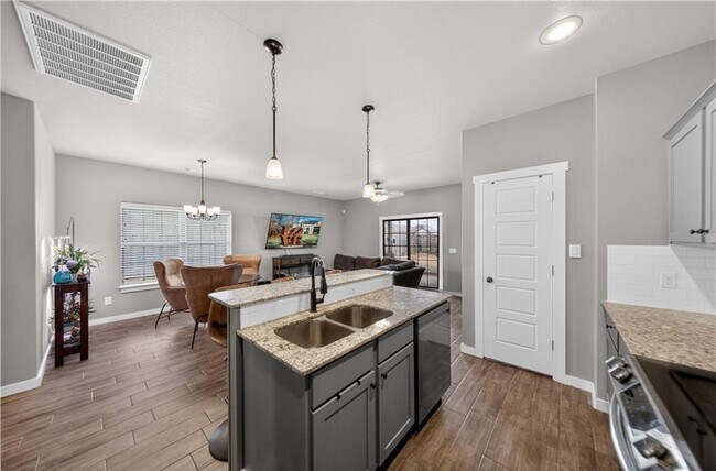 Building Photo - 396 N Torc Ln