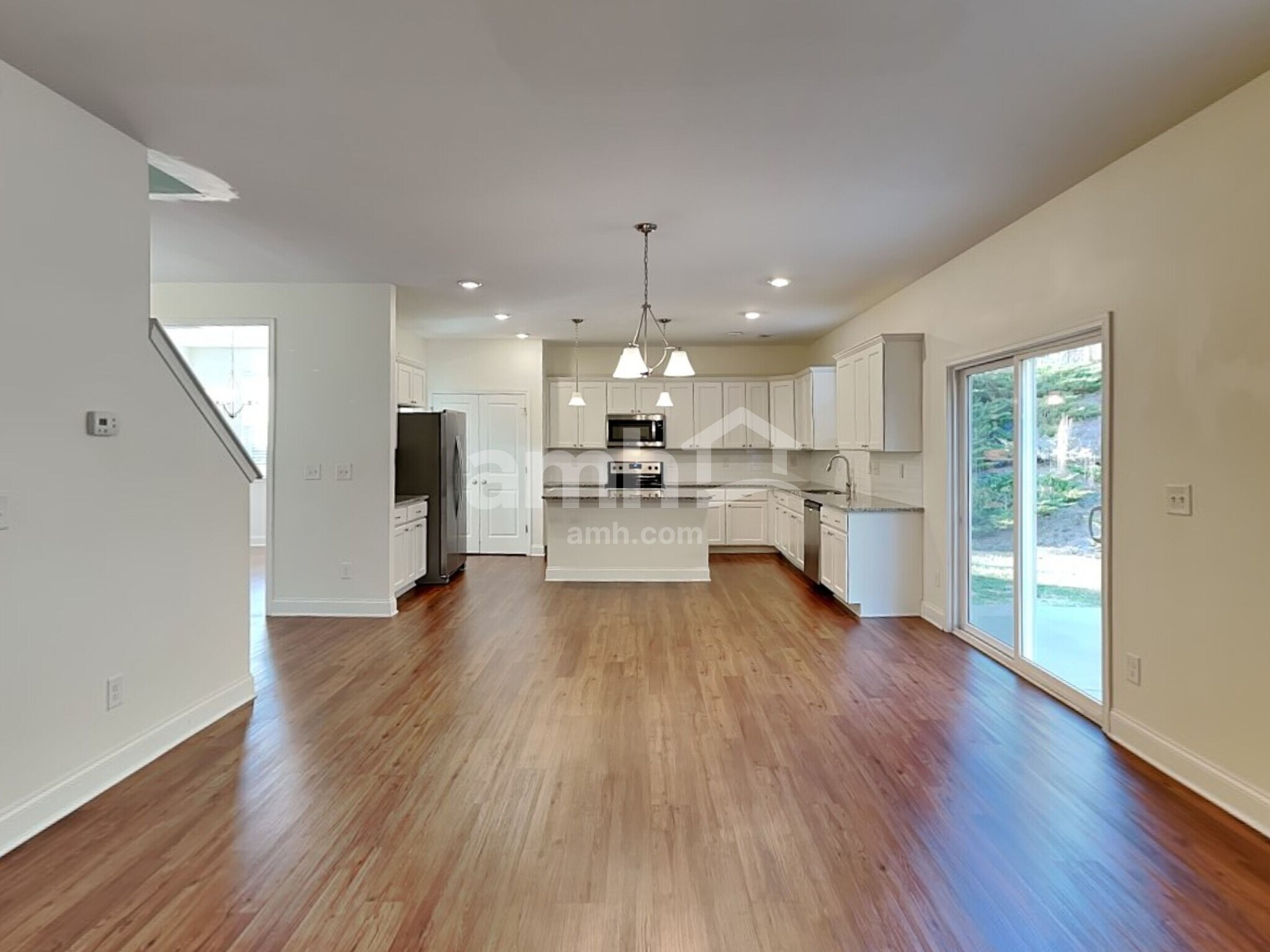 Building Photo - 206 Southfork Ln