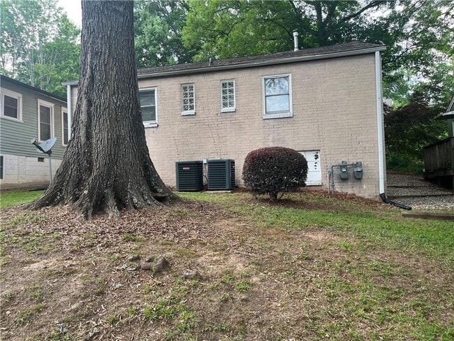 Building Photo - 1115 Shelby Pl SE