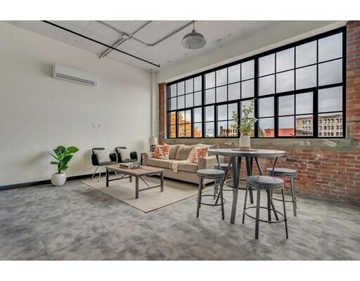 Building Photo - 151 Chestnut St