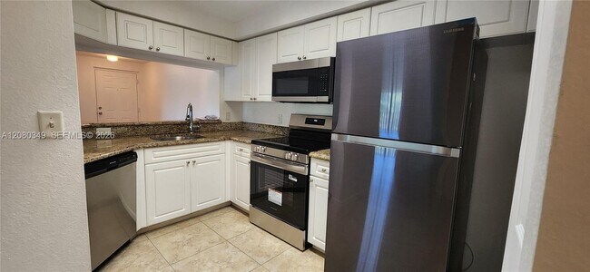 Building Photo - 3018 Alcazar Pl