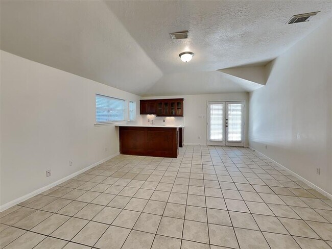 Building Photo - 10719 Scenic Dr