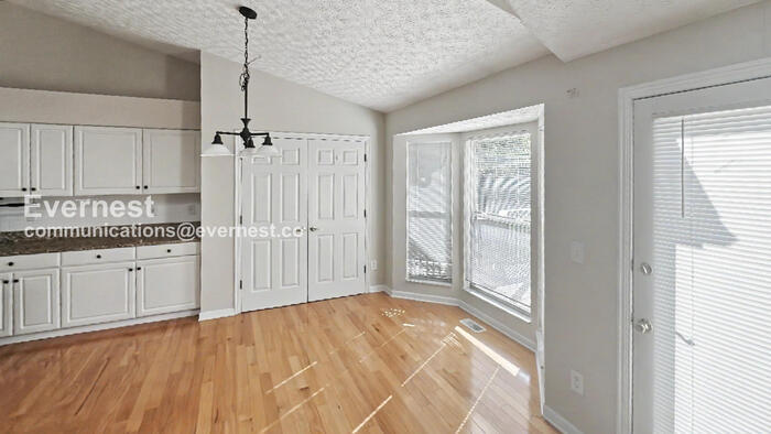 Building Photo - 6330 Wyler Dr