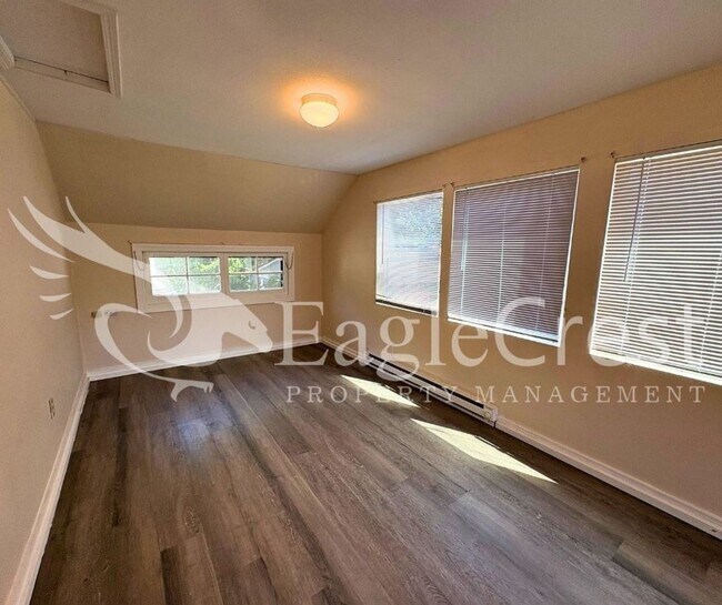 Building Photo - Charming Historic 4-Bedroom Home with Fenced Yard & Chicken Coop