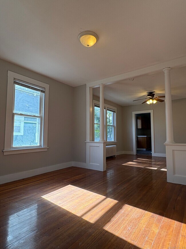 Building Photo - 32 Prospect St