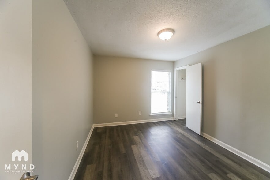Building Photo - 2695 Shady Grove Dr