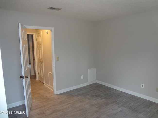 Building Photo - 107 Gates Dr