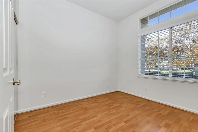 Building Photo - Bright 3 Bedroom Home with High Ceilings in Desirable San Jose Neighborhood