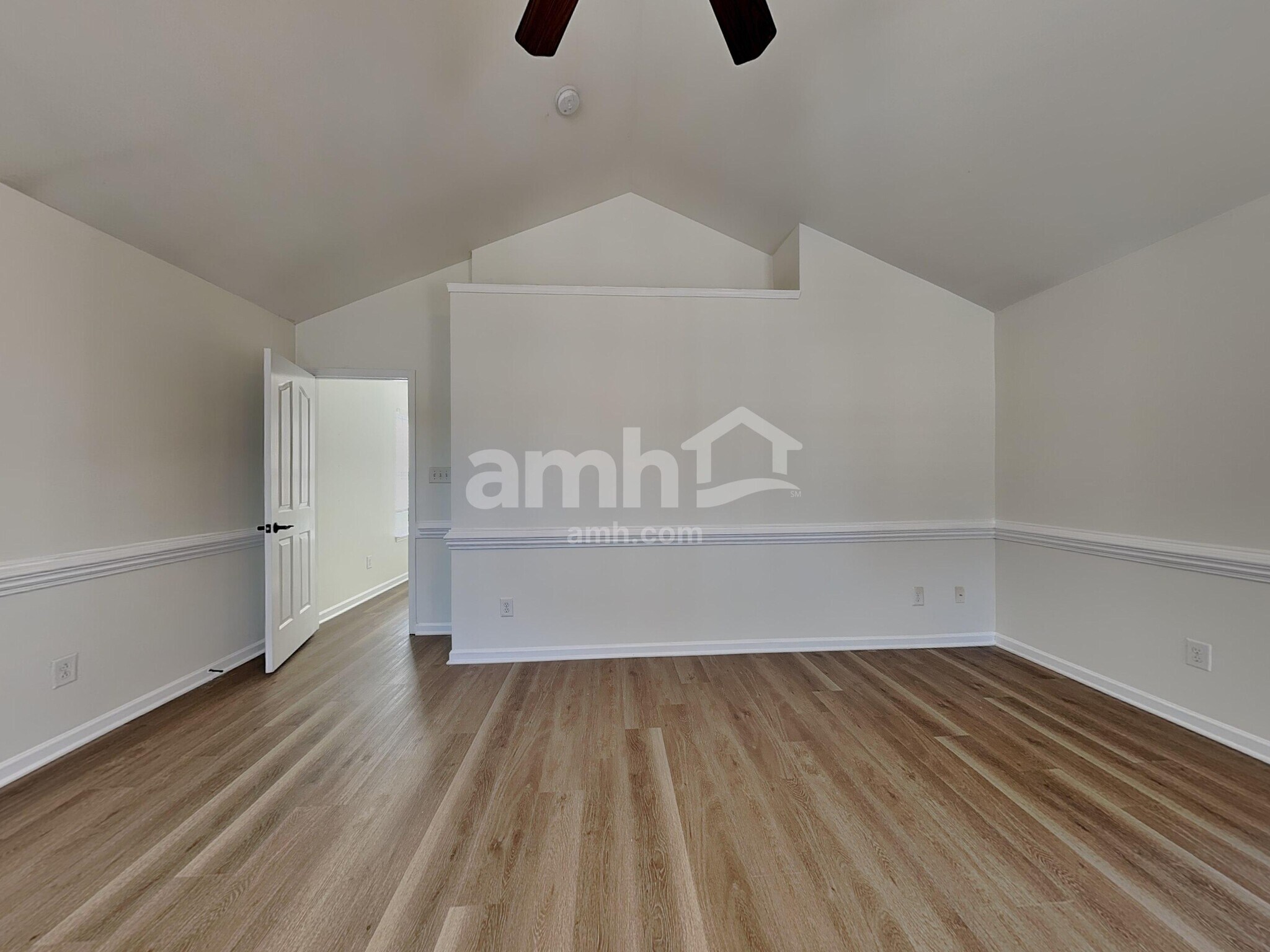 Building Photo - 2590 Leighswood Dr