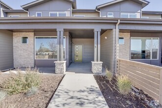 Building Photo - 3 bed, 2.5 bath Townhome in Mosaic Neighbo...