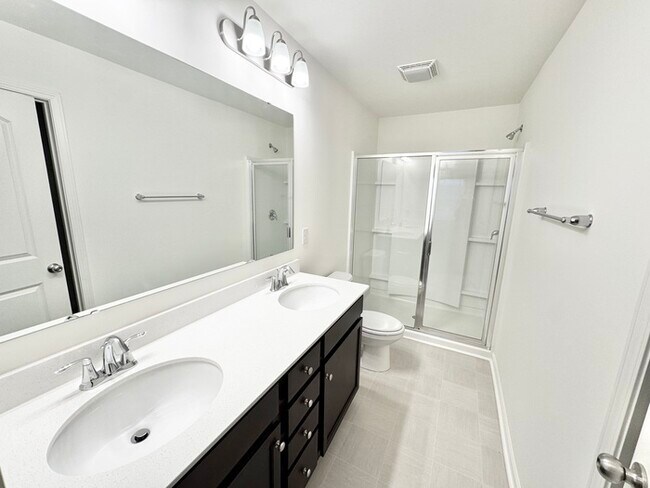 Building Photo - Two bedroom 2 1/2 bath Minutes from downtown Mooresville - Move In Special