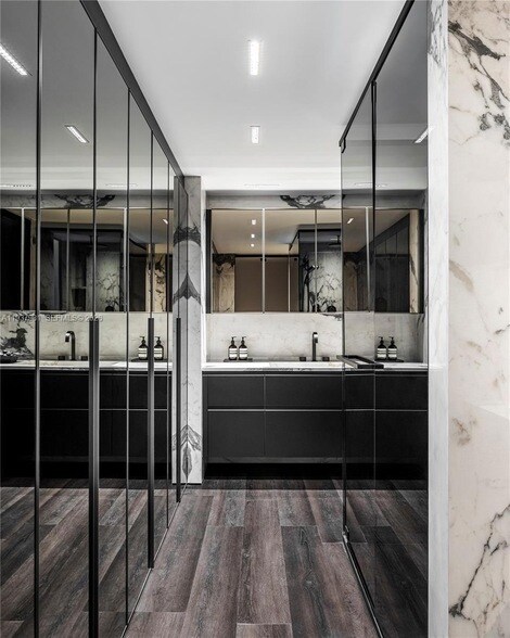 Building Photo - 1040 Biscayne Blvd