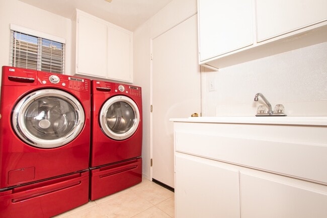 Building Photo - Elegant 4 Bed / 3 Bath House in Twin Oaks Valley Ranch/ San Marcos!