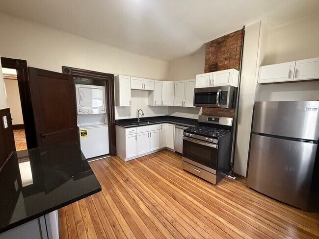 Building Photo - 187-189 E Whittier St