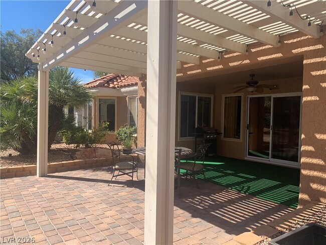 Building Photo - 2924 Crown Ridge Dr