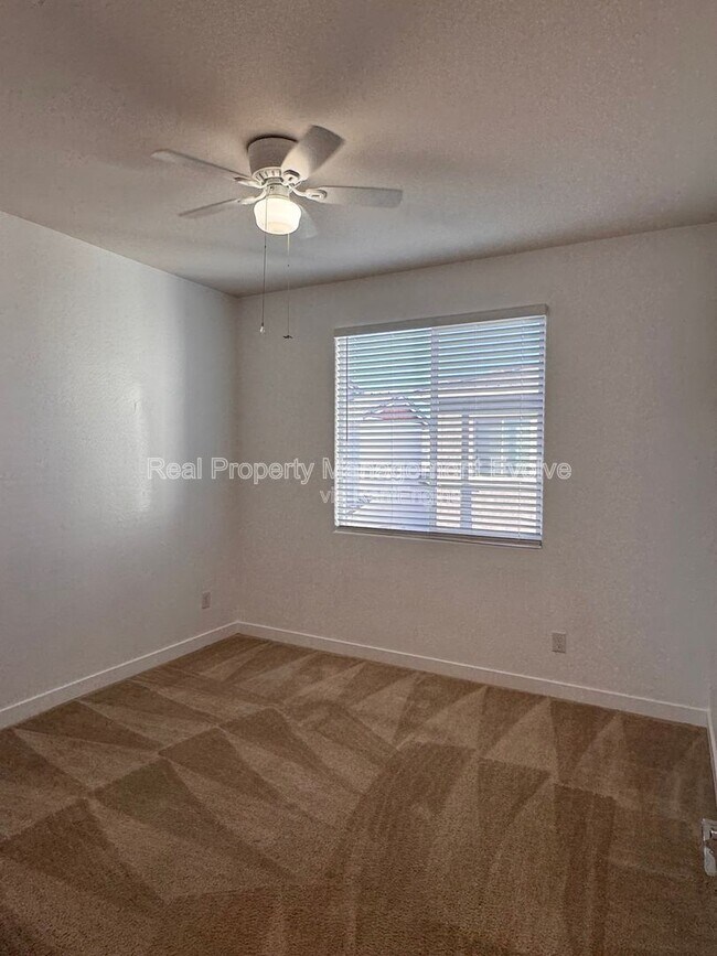 Building Photo - 15811 N 74th Ln