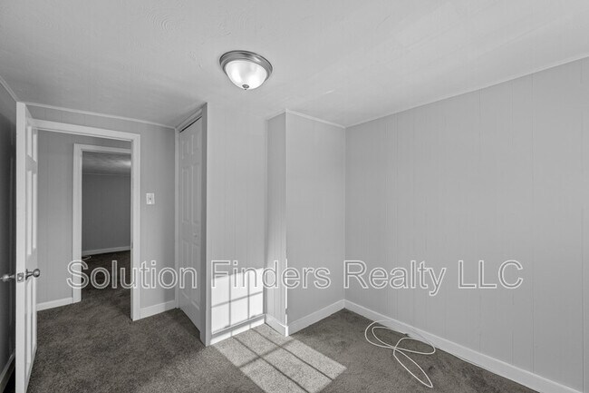 Building Photo - 42 N Main St