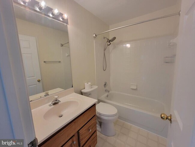 Building Photo - 20872 Ivymount Terrace