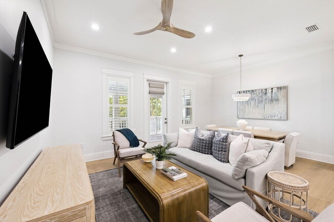 Building Photo - 45 Grove Townhomes Pl