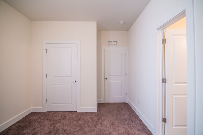 Building Photo - 411 N 34th St