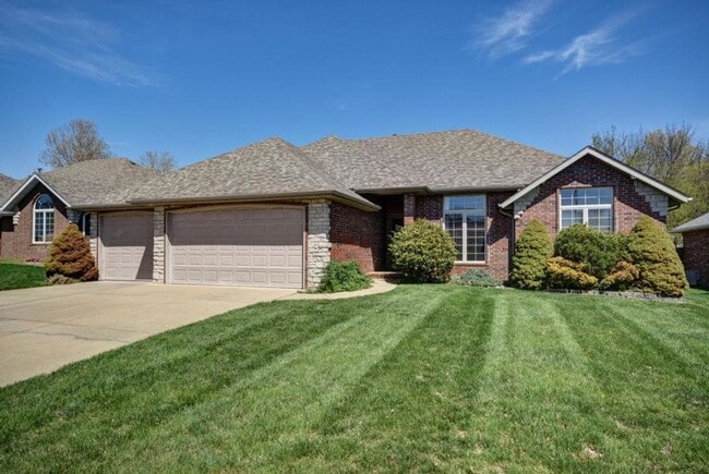 Building Photo - Executive Rental in Park Crest Meadows