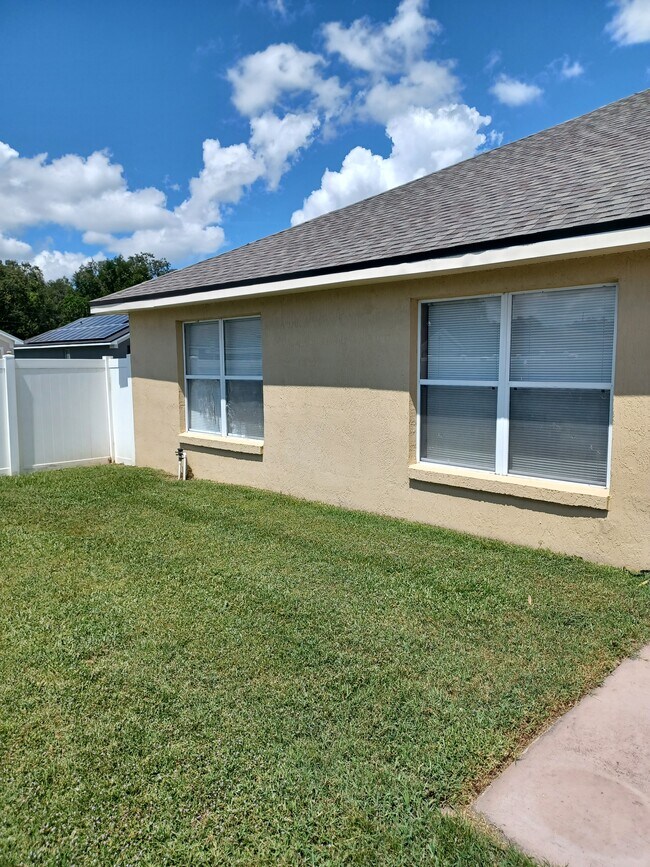Building Photo - 505 Buckshot Ln