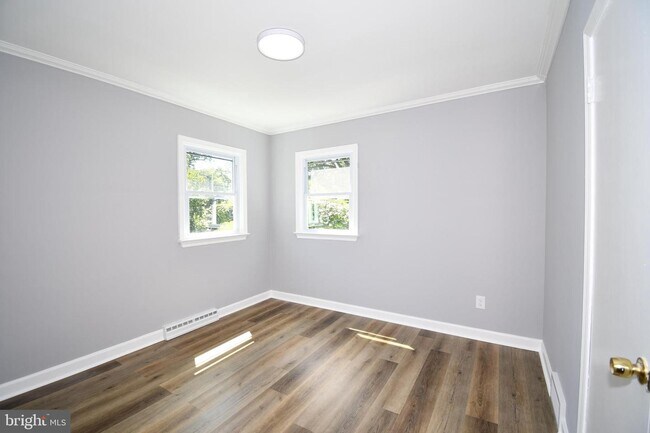 Building Photo - 1005 Woodsdale Rd