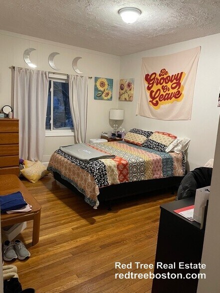 Building Photo - 40 Orchard Rd