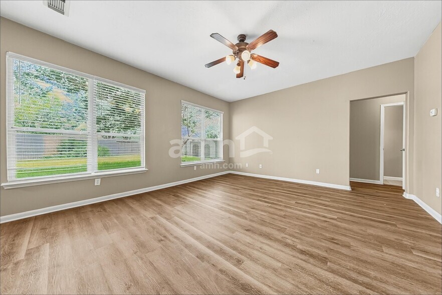 Building Photo - 4934 Trailing Clover Ct