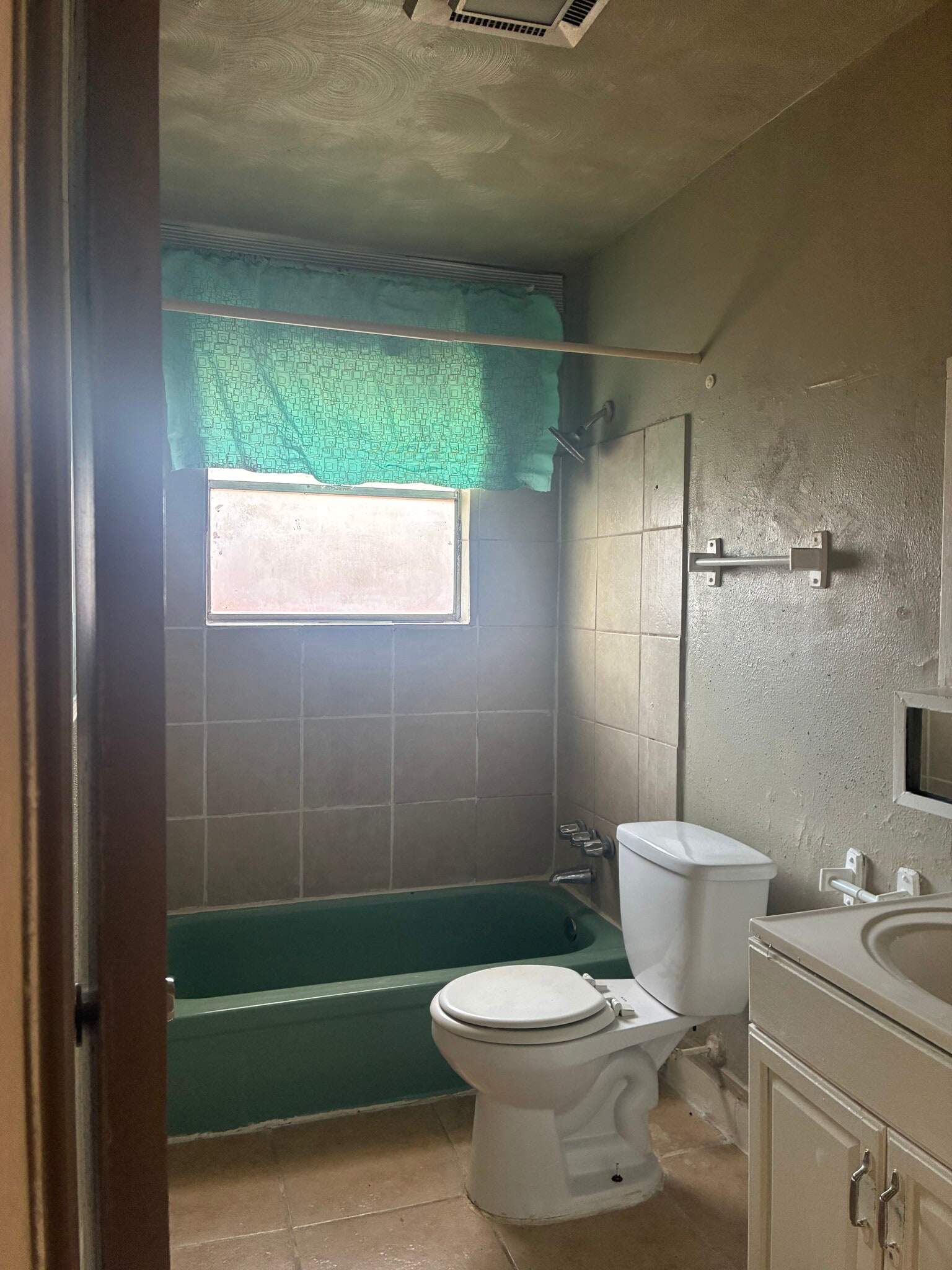 Bathroom - 2104 Euclid St