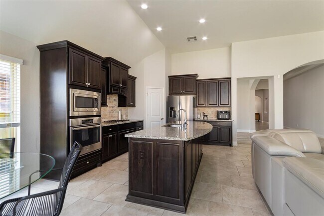 Building Photo - 3034 Hickory Springs Ln