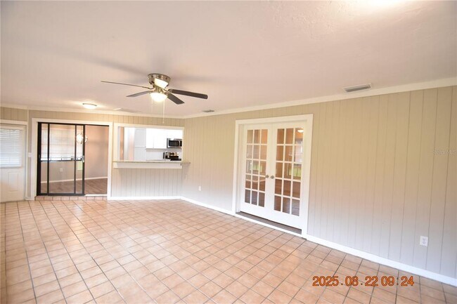 Building Photo - 1455 Ridgelane Cir S