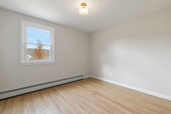 Building Photo - 410 S Stone St