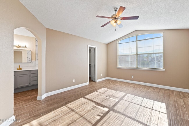 Building Photo - 11236 Northview Dr