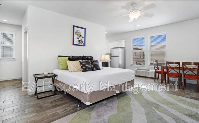 Building Photo - 1419 Coal Ave SW