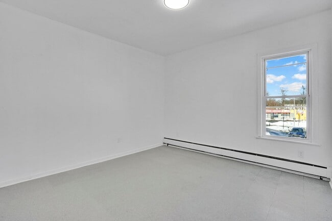 Building Photo - 296 Hancock St