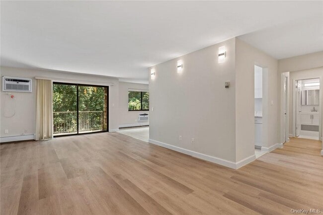 Primary Photo - 500 Central Park Ave