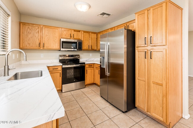 Building Photo - 17429 W Watson Ln
