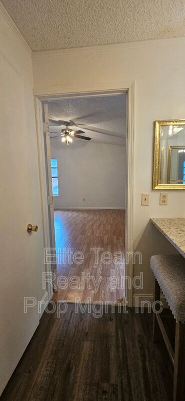 Building Photo - 8106 Tamalpais Ct