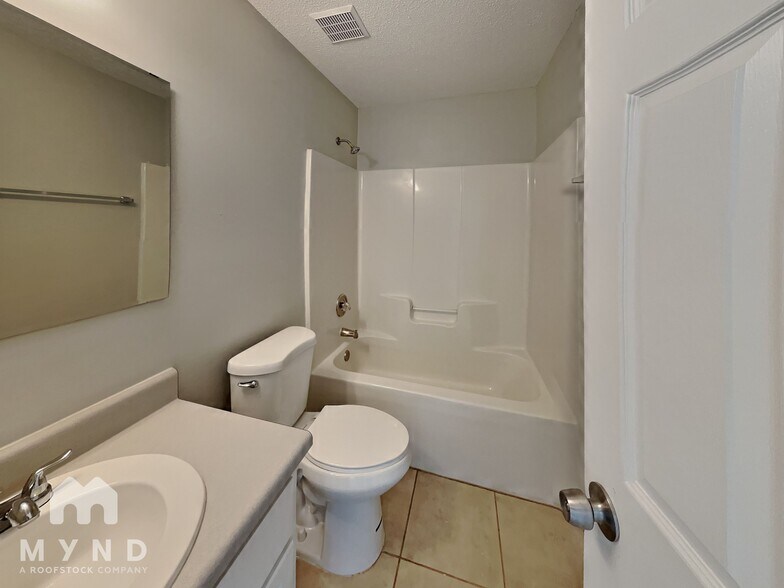 Building Photo - 32 Winesap Ln