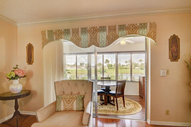 Building Photo - 219 Lake Meryl Dr