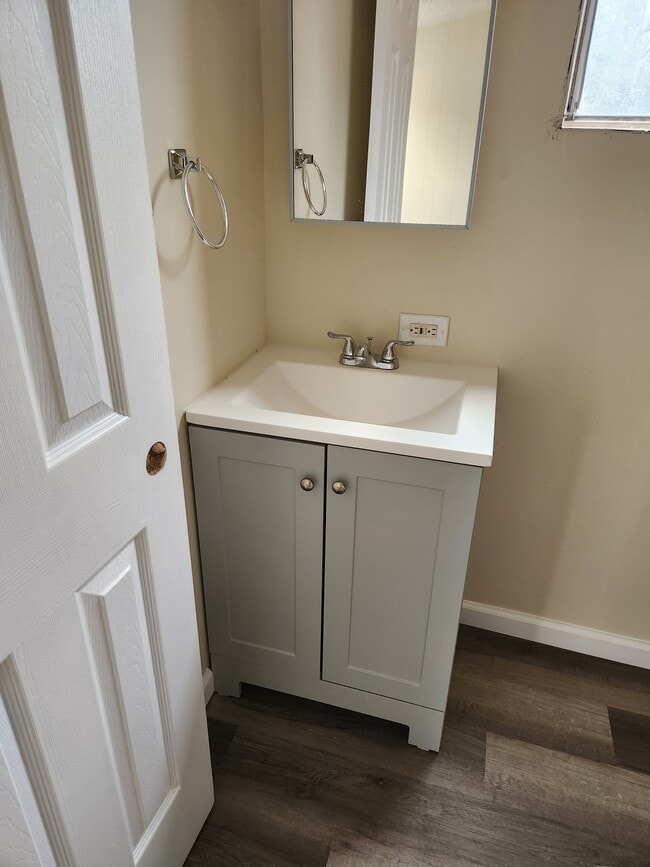 Building Photo - 1004 Aaron Ln