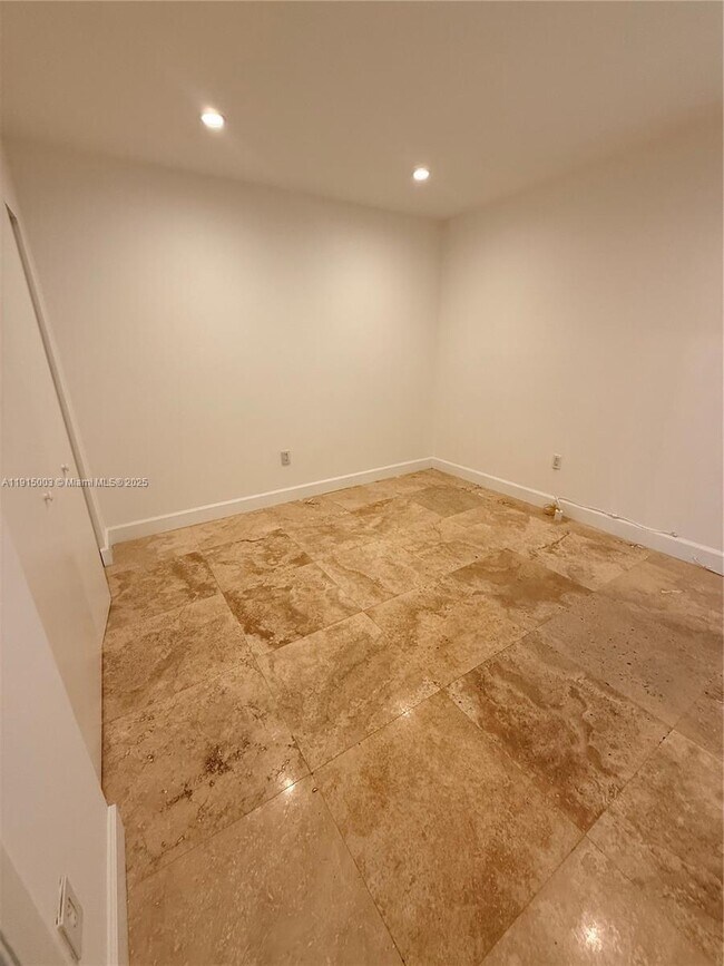 Building Photo - 15315 Loch Isle Dr W