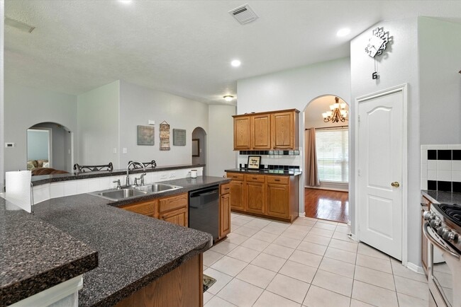 Building Photo - 16626 Bluefin St